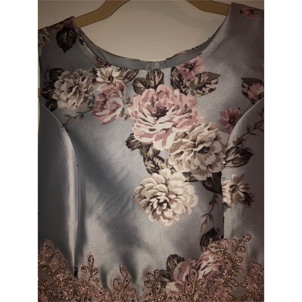 Xtraordinary Floral Hi-Low Dress w/ Beading - Picture 3 of 8